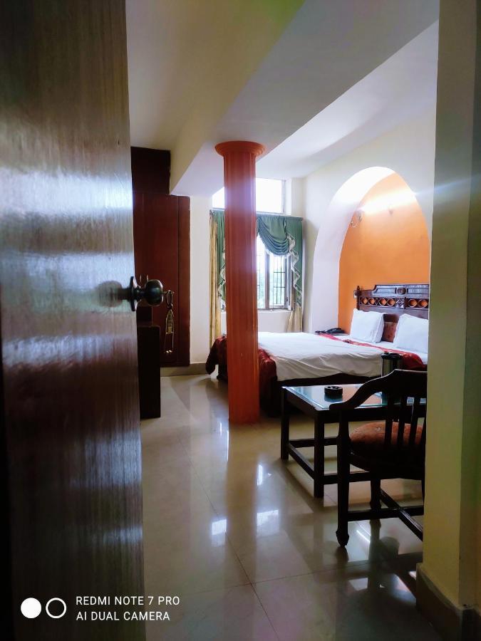 Castle View Hotel Mussoorie Buitenkant foto