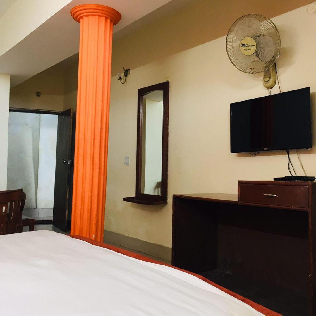 Castle View Hotel Mussoorie Buitenkant foto