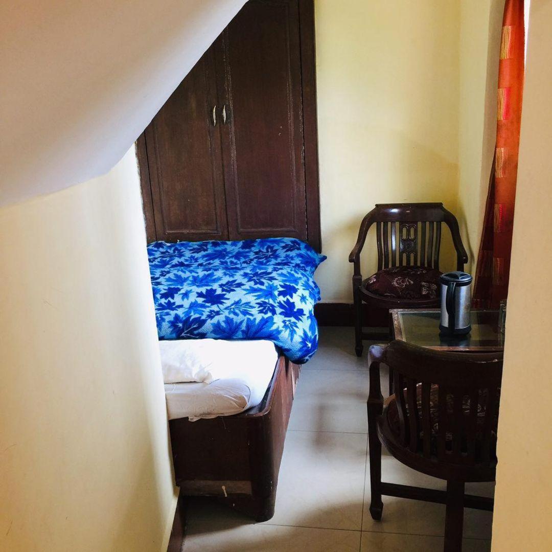 Castle View Hotel Mussoorie Buitenkant foto