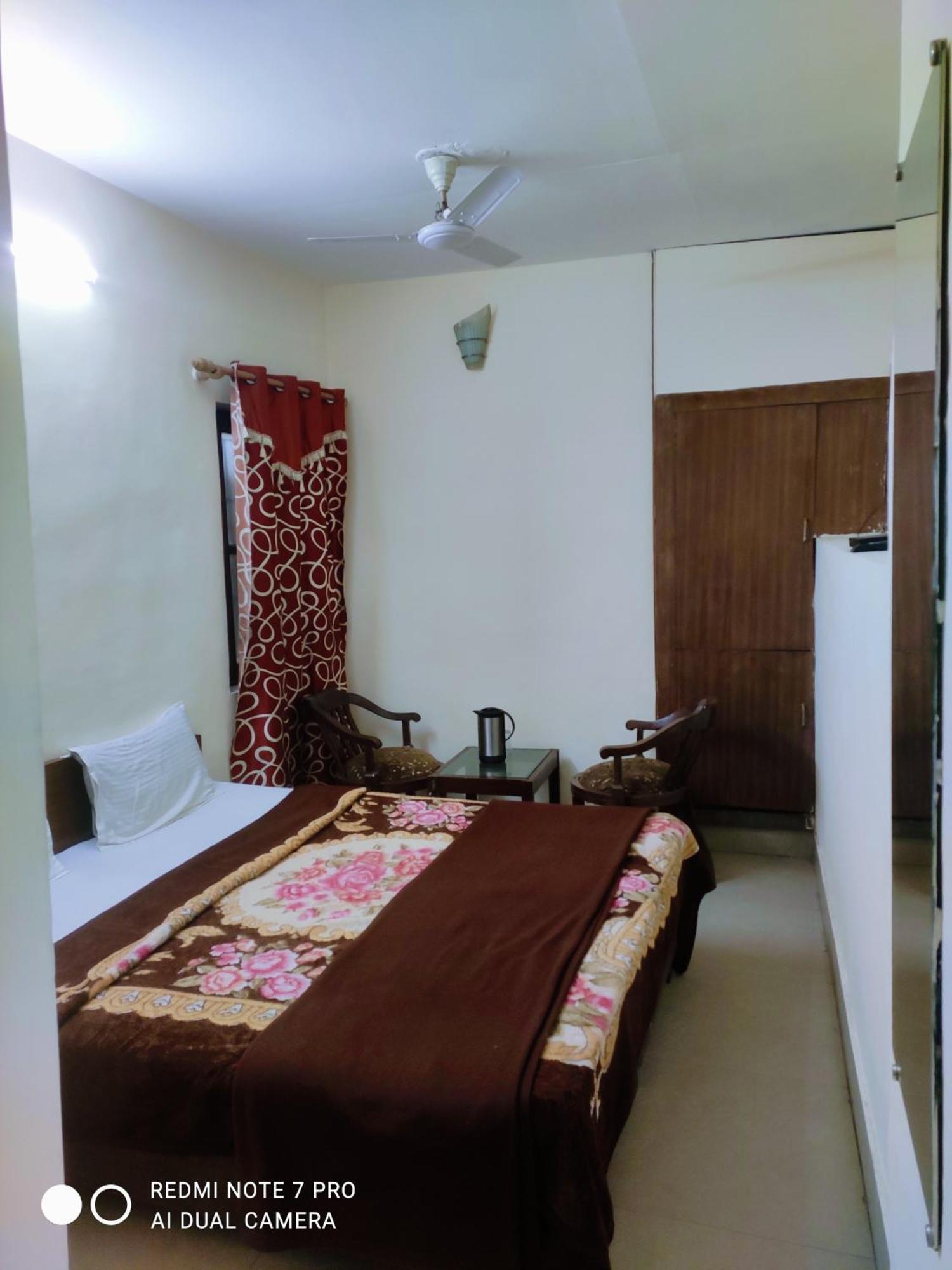 Castle View Hotel Mussoorie Kamer foto