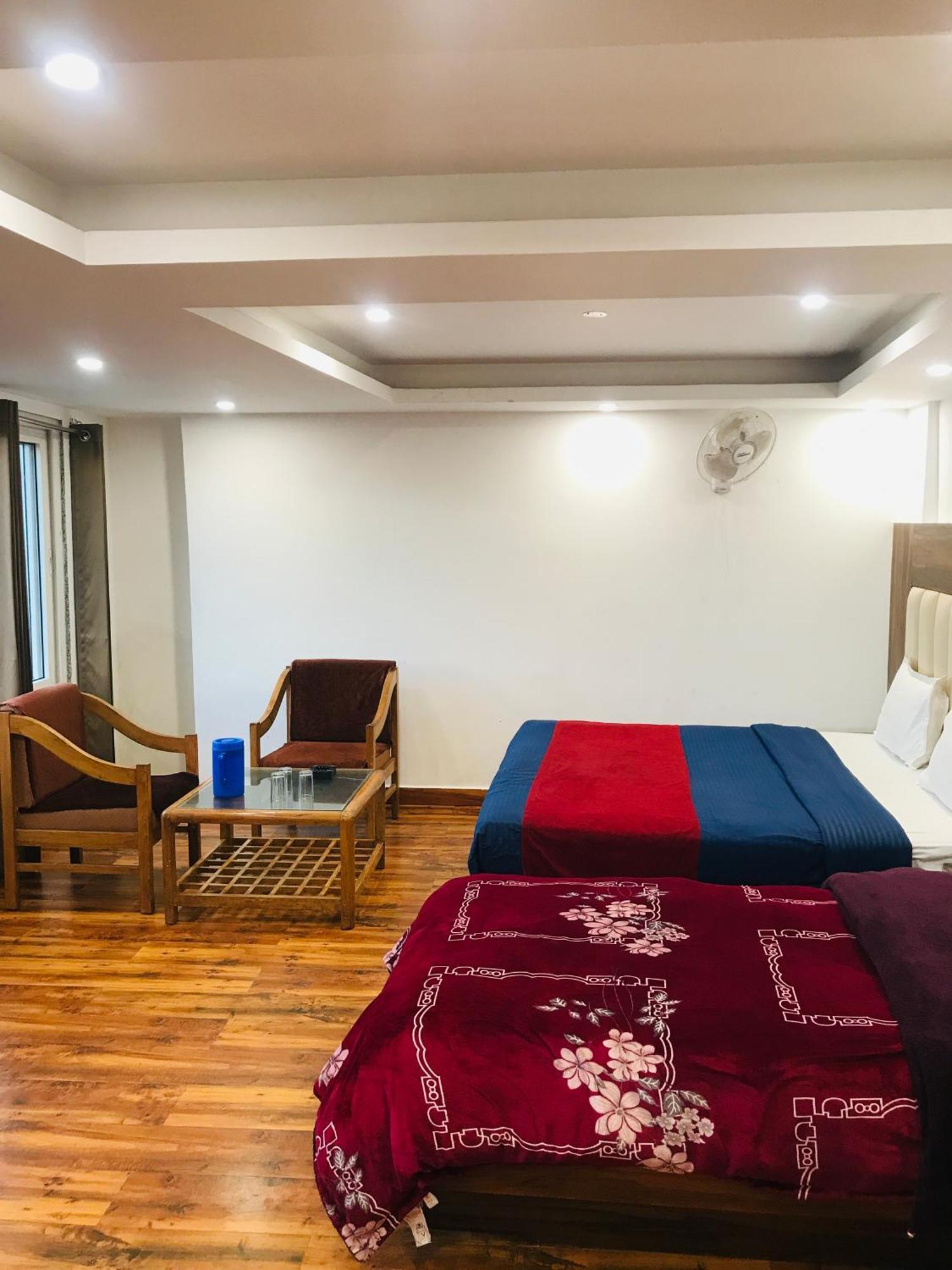 Castle View Hotel Mussoorie Kamer foto
