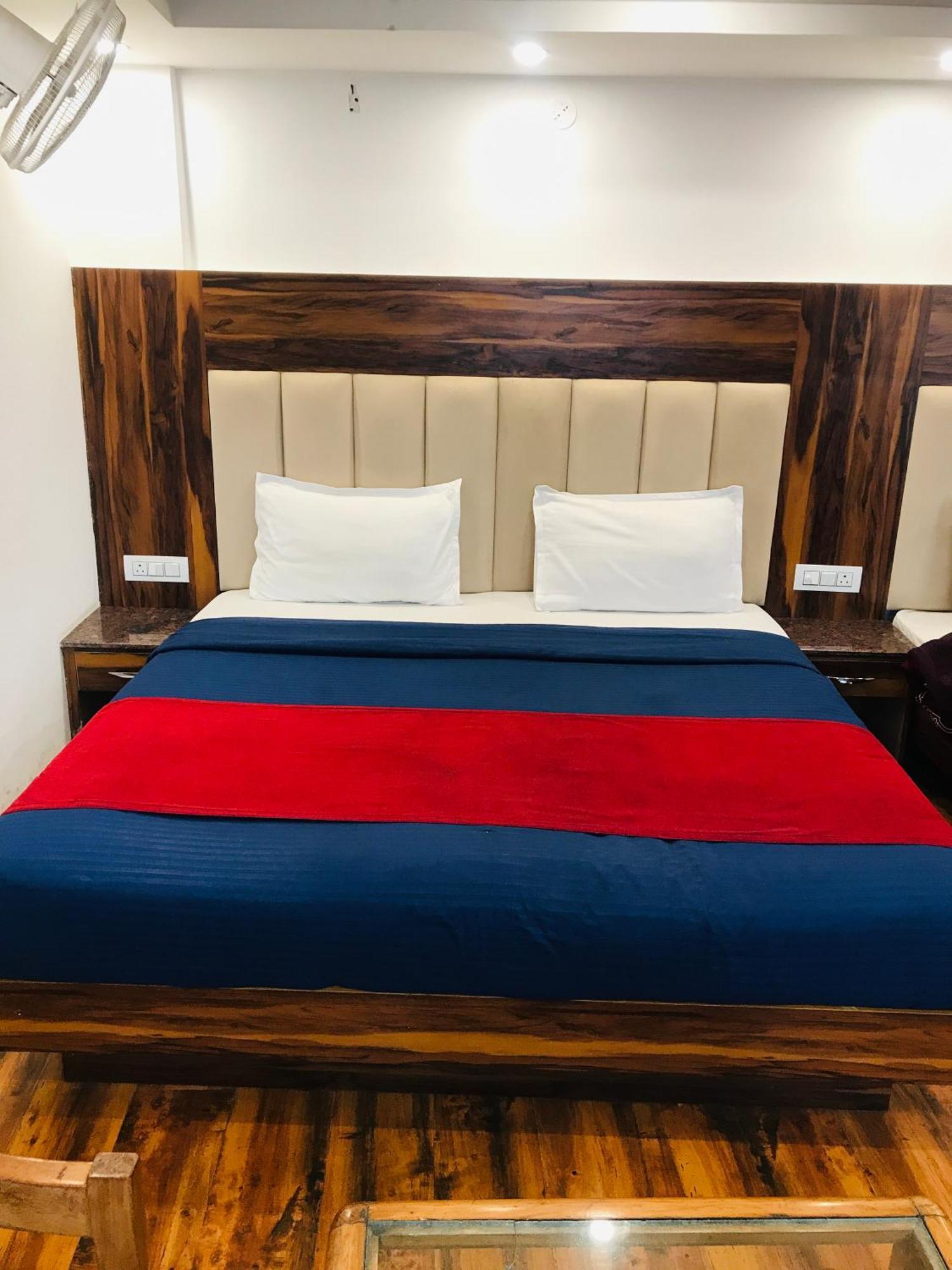 Castle View Hotel Mussoorie Kamer foto