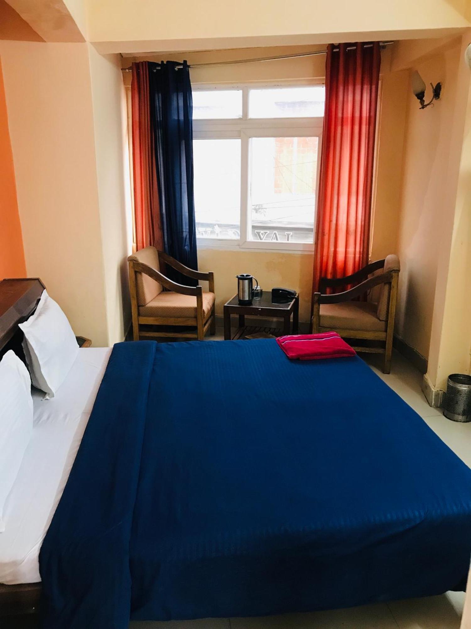 Castle View Hotel Mussoorie Buitenkant foto