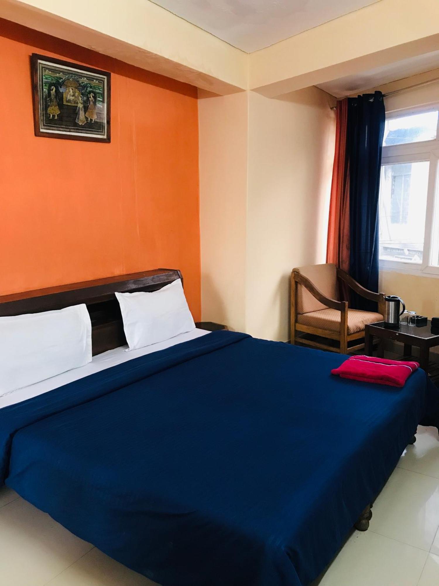 Castle View Hotel Mussoorie Buitenkant foto