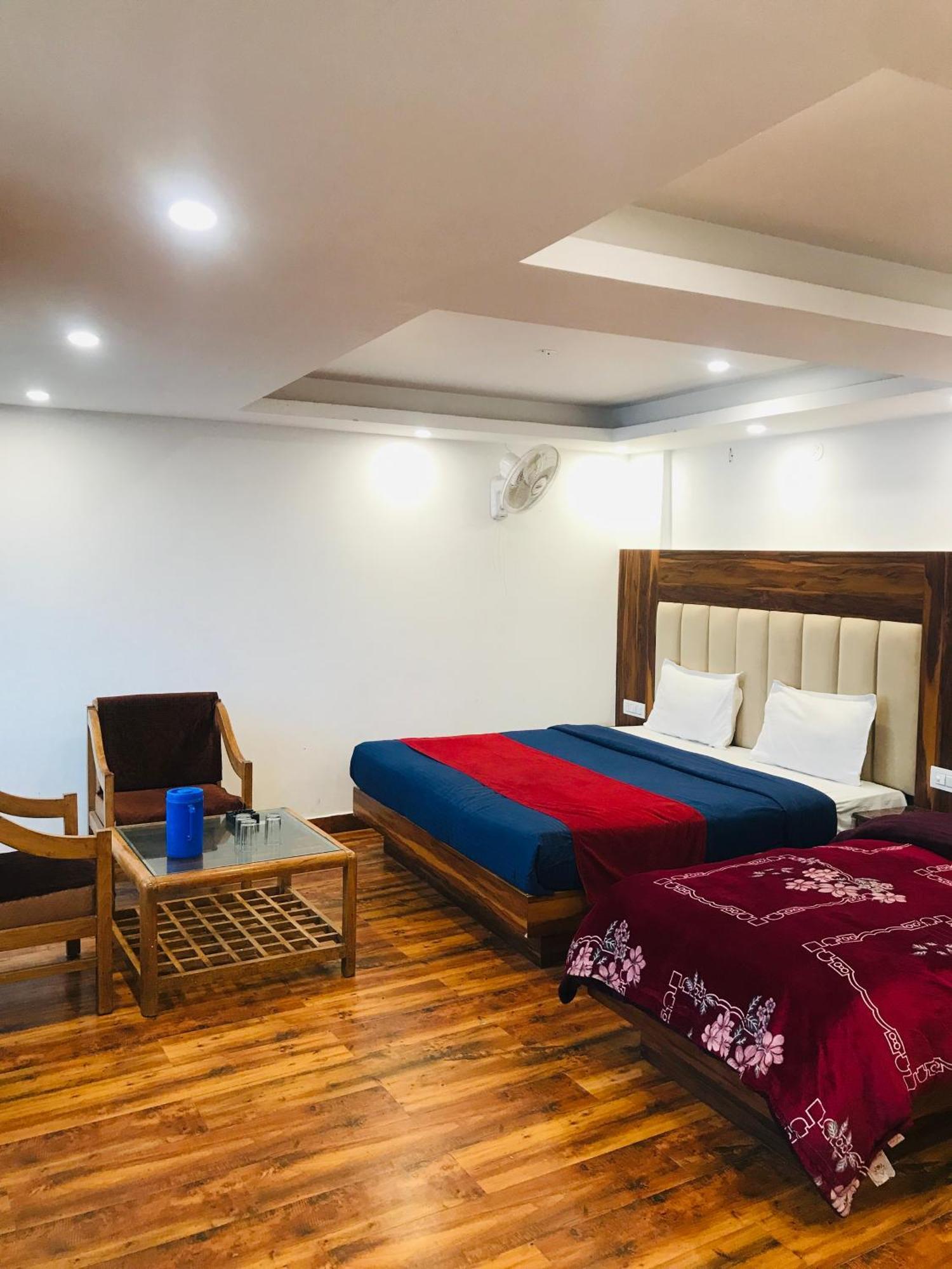 Castle View Hotel Mussoorie Kamer foto