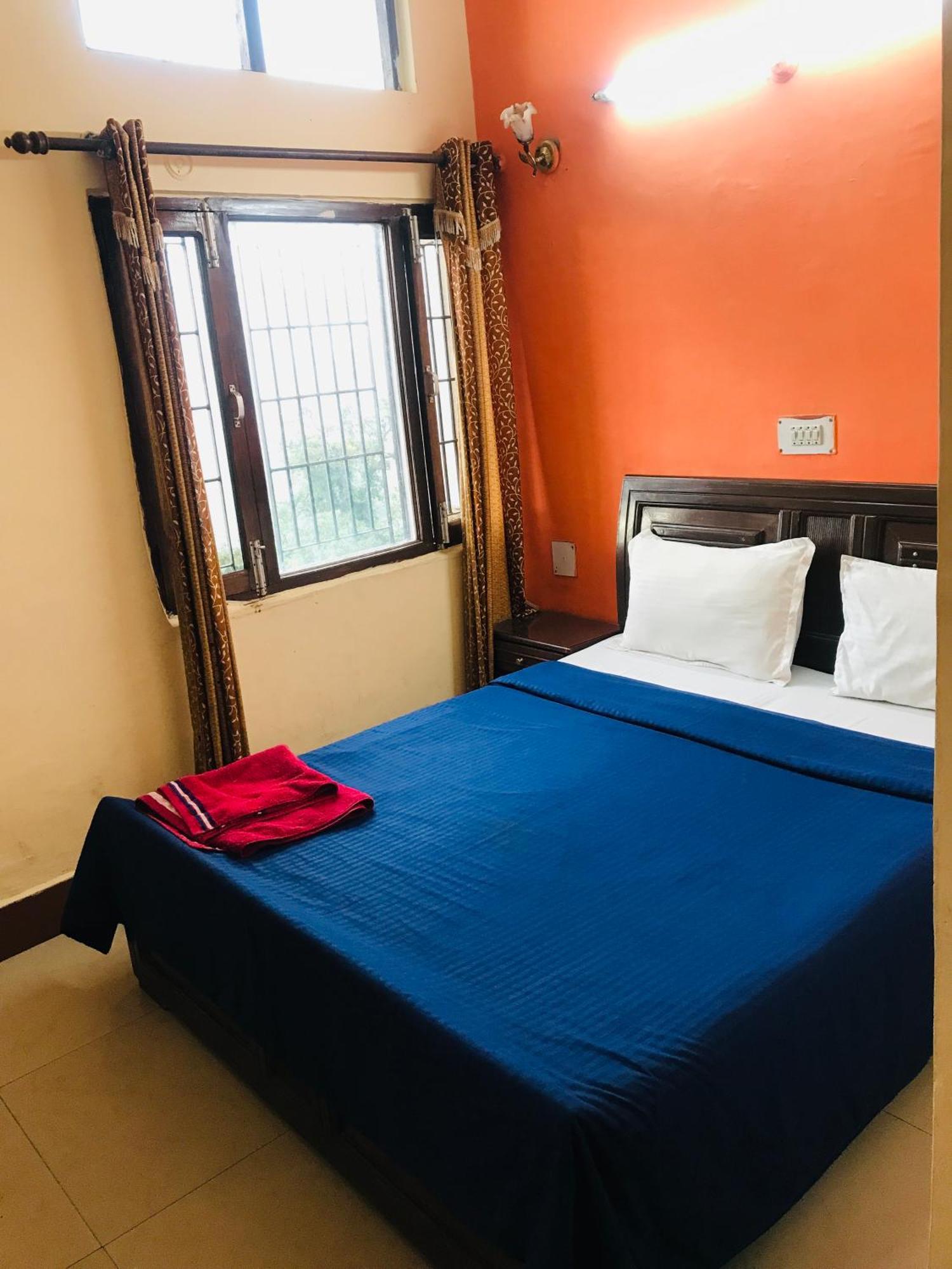 Castle View Hotel Mussoorie Buitenkant foto