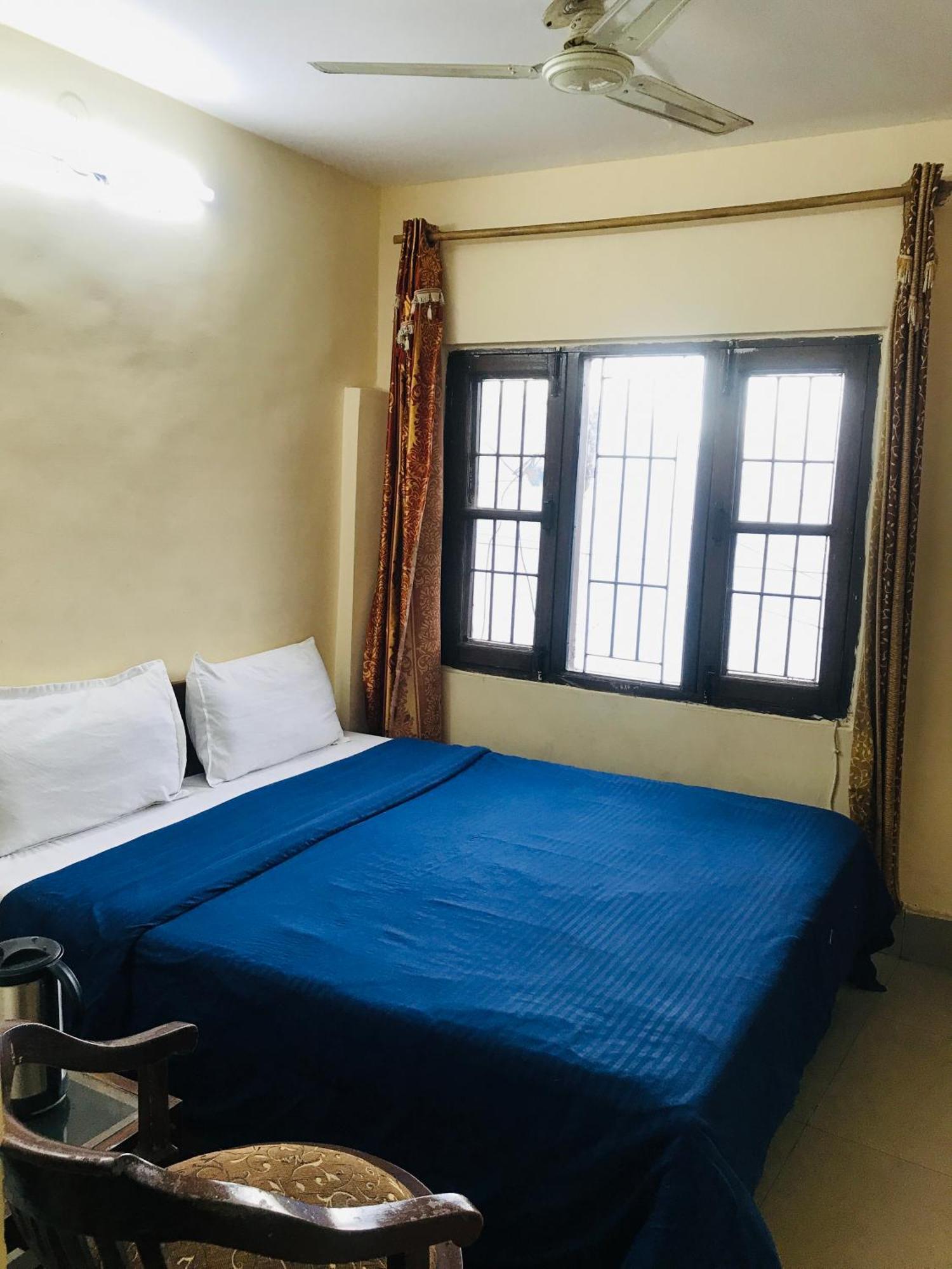 Castle View Hotel Mussoorie Kamer foto