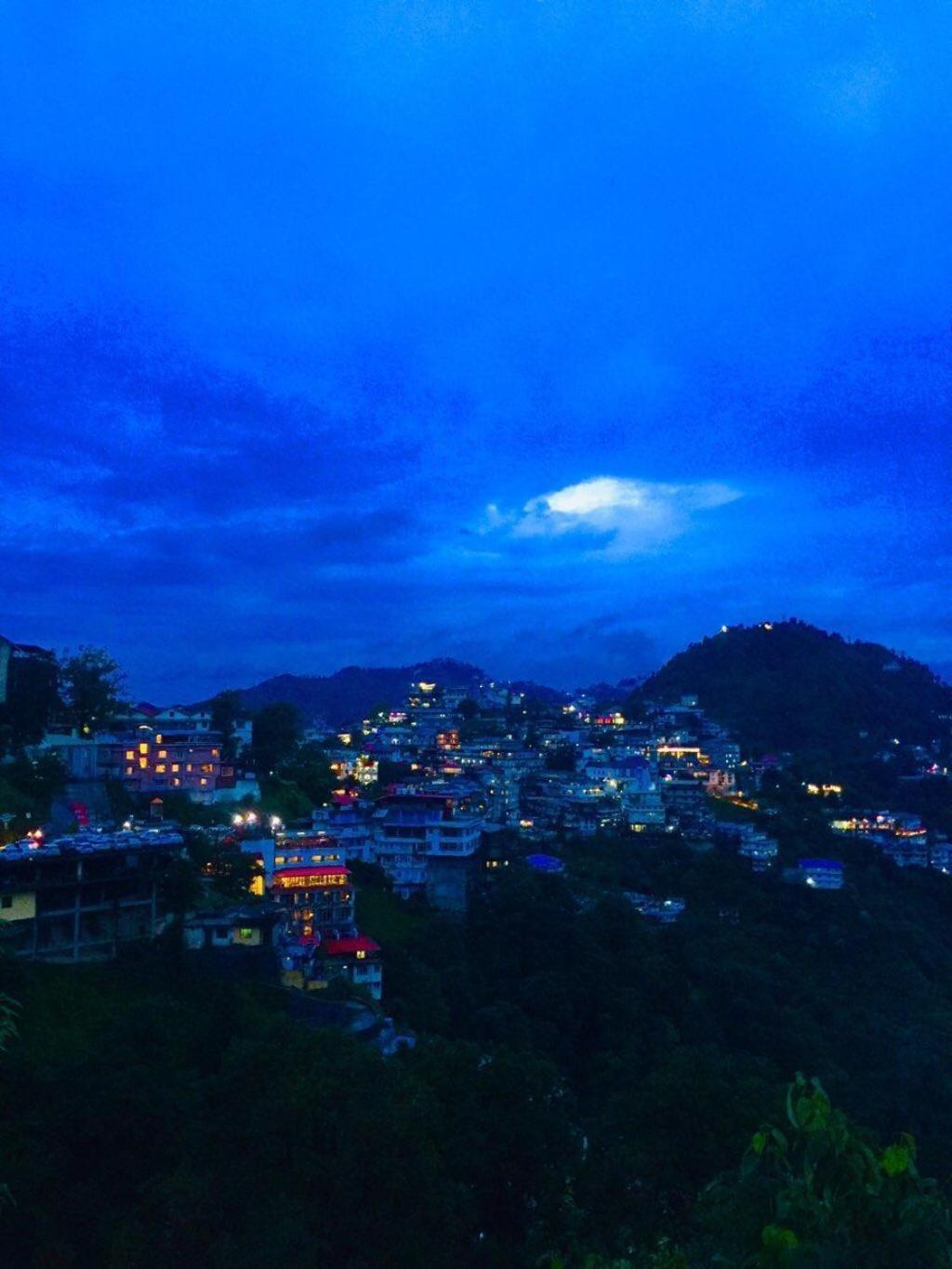 Castle View Hotel Mussoorie Buitenkant foto